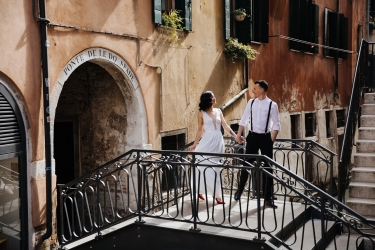 Amazing scene from a wedding day captured by Dimitri Kuliuk