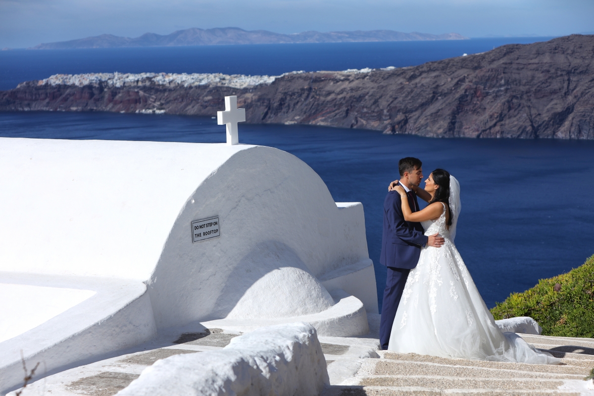 Amazing scene from a wedding day captured by Apostolos Kanakis