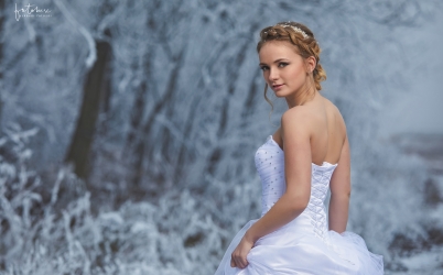 Amazing scene from a wedding day captured by Zoltán Bese