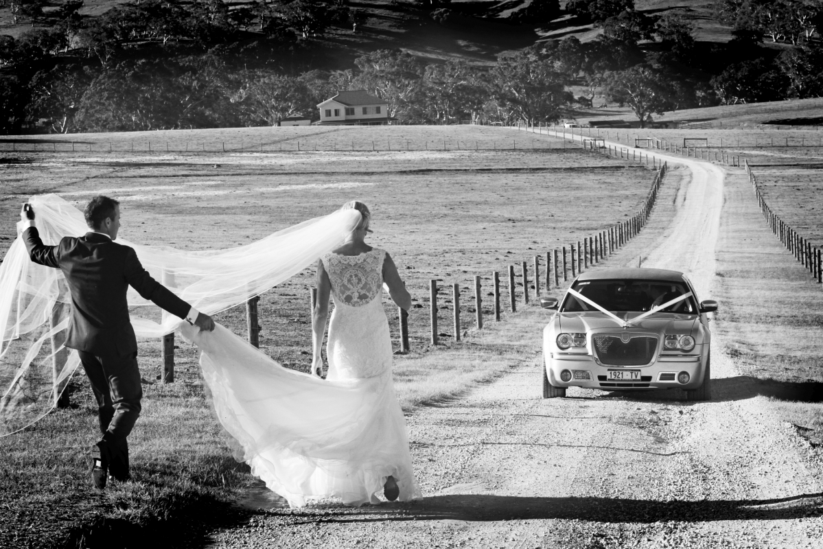 Amazing scene from a wedding day captured by Glenn Hawke