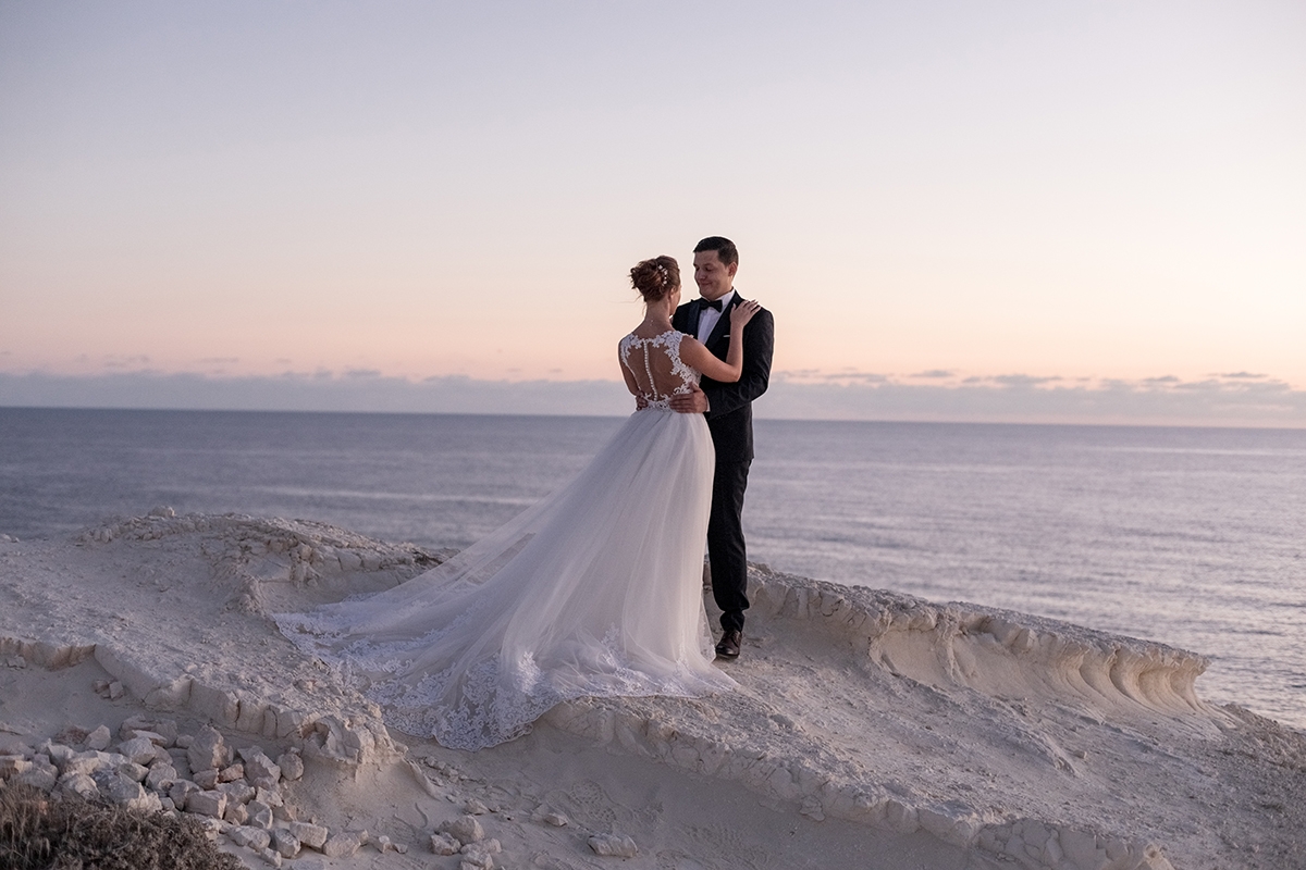 Amazing scene from a wedding day captured by TIna Yalova