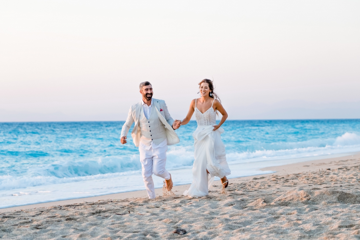 Amazing scene from a wedding day captured by Nikos Arvanitidis